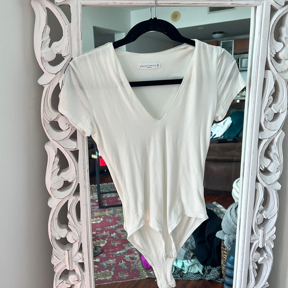 White v-neck bodysuit